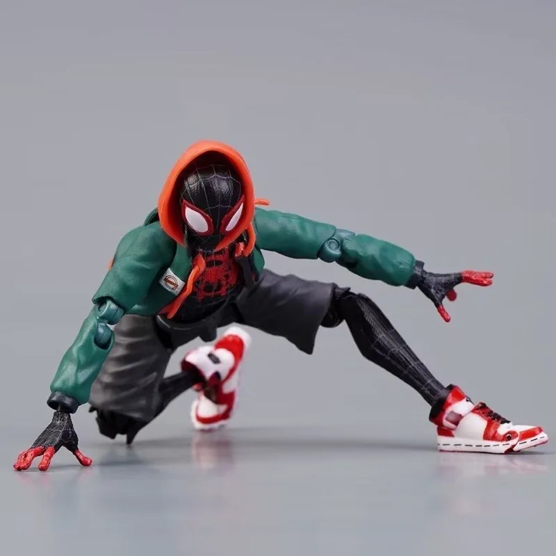 Neue 16CM Marvel Spider Man Parallel Universe Action Figure PVC Figur Sammlung Modell Desktop Fall Dekorative Ornament