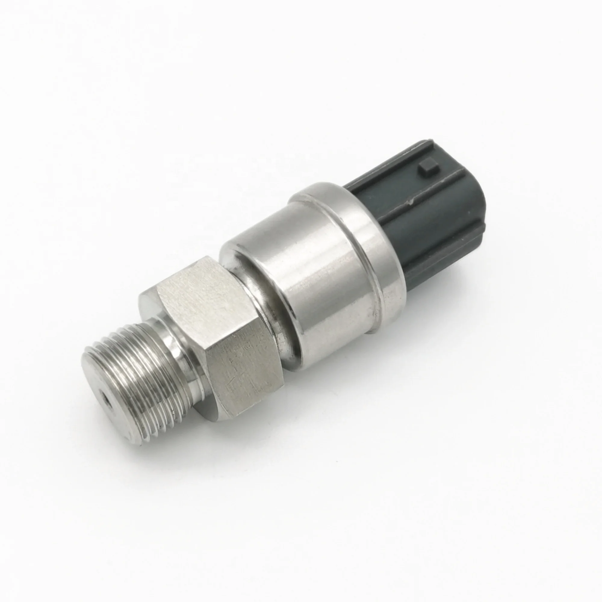 Excavator accessories For Kato HD450/820/700/1023-2-3 high-pressure pressure sensor KM10-P16