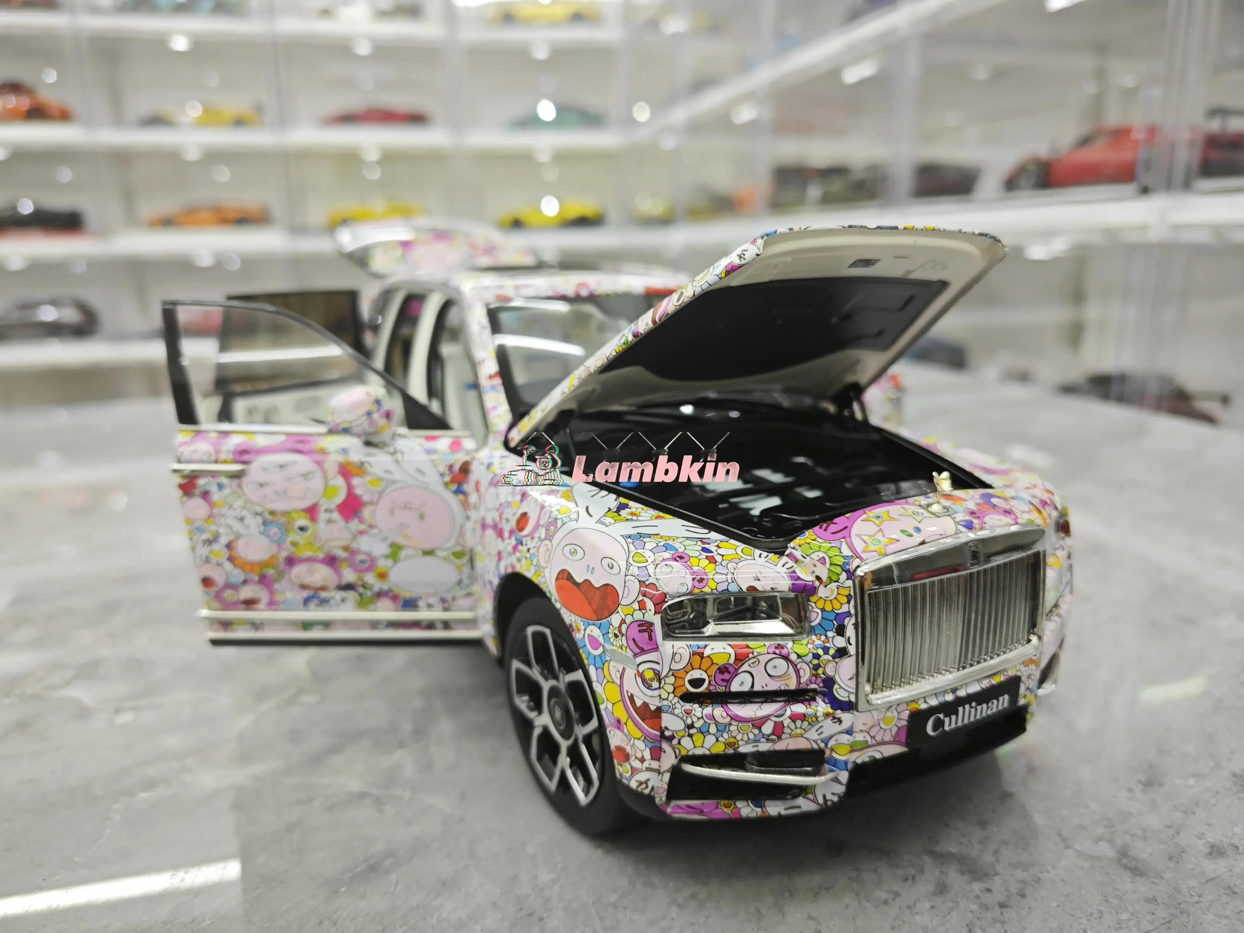 Model Decoration 1:18 Car Model For Rolls-Royce Cullinan BB Edition Limited Replica Alloy  Collectible Gifts Sunflower Monopoly