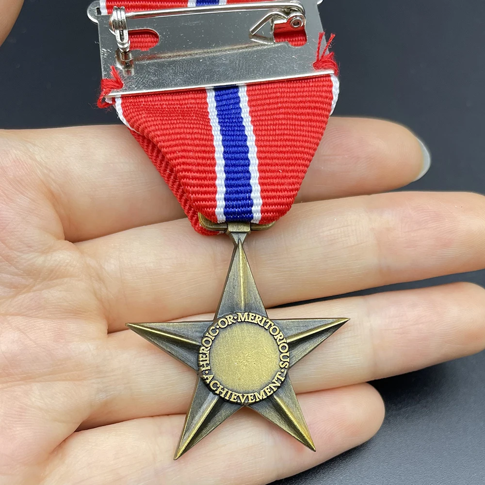 The American Commendation Star Military Medal Bronze Star Pins Honor Badge Reproduction Home Decoration Souvenir