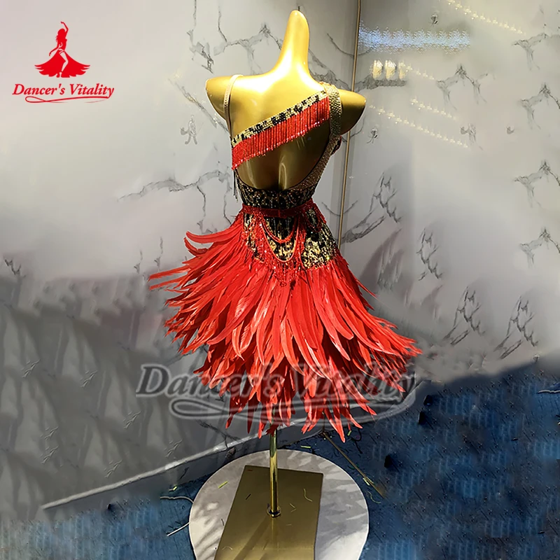 삼바 레오파드 인쇄 붉은 깃털 스타일 민소매 드레스 성인 라틴 패션 디자인 전문 경쟁 의류 맞춤형