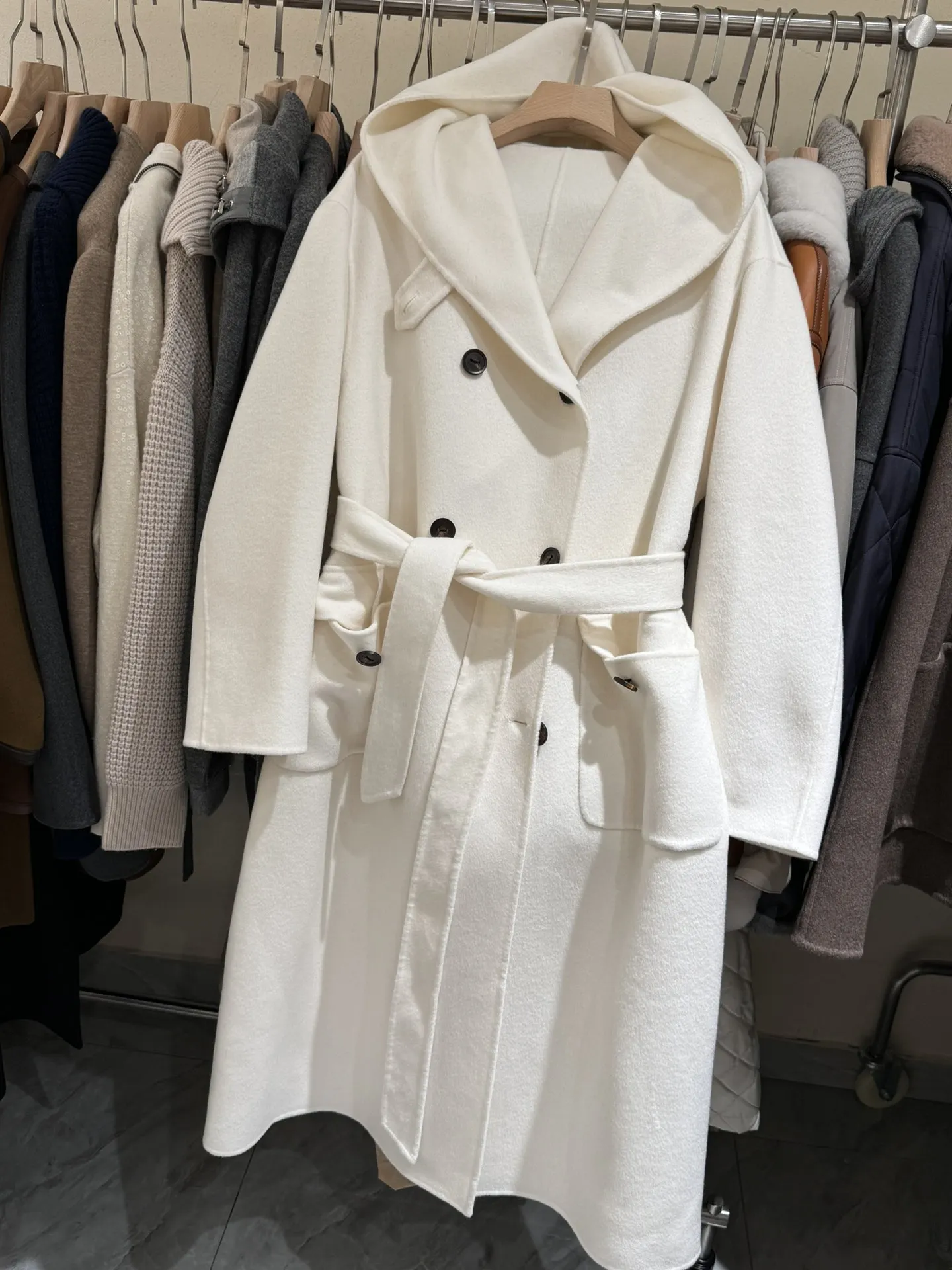 Cappotto in lana cashmere da donna autunno inverno 30% cashmere 70% lana Trench slim fit di media lunghezza con cappuccio Nero Bianco