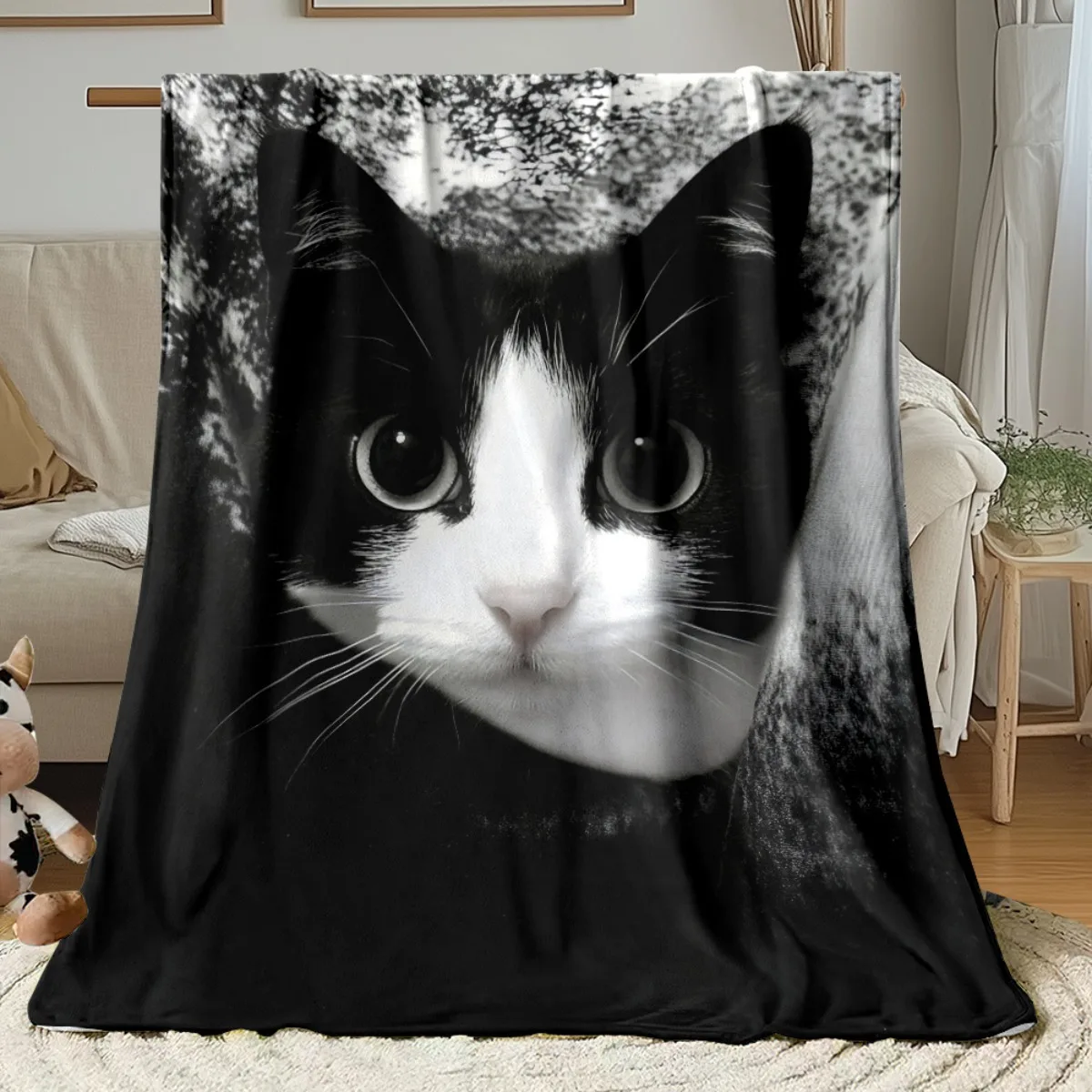 Black and White Cat Fleece Blanket Cute Kitten Face Print Throw Soft Cozy All Season Bedding Home Decor Gift for Cat Lovers