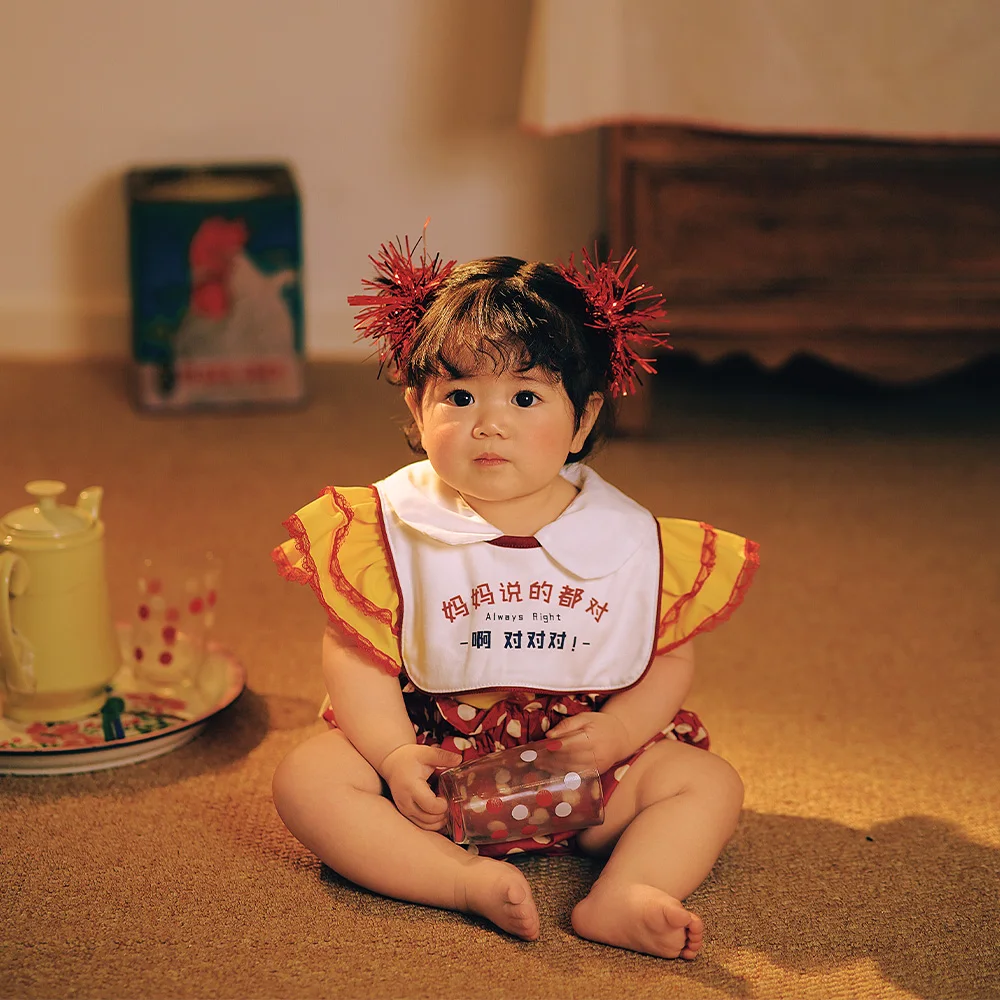 Traje Retro para niñas de 1 año, pantalones cortos de lunares de manga corta, sombreros, babero, ropa para niños, disfraz de tiro para niños de estudio, 4 piezas por juego