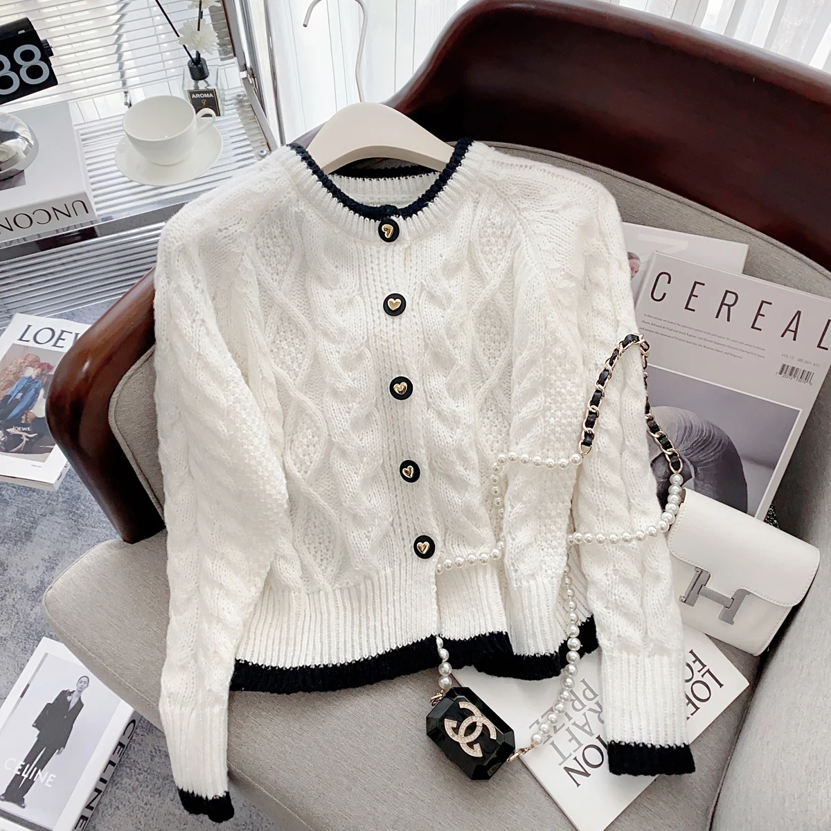 Korean Twisted Knitted Women Sweater Contrast Color Elegant Stylish Cardigan Tops Long Sleeve O-neck Vintage Fashion Chic Jumper