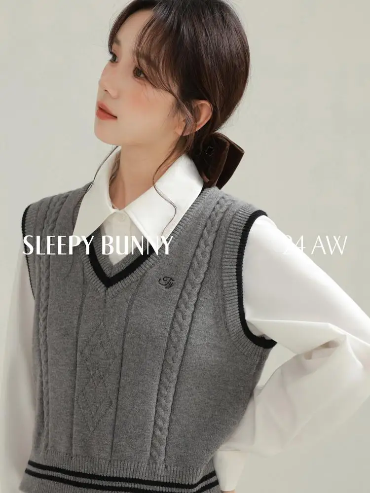 Preppy Style Outfit Contrast Knit Vest with Pointed Collar Loose Shirt and High Waist Skirt Casual Slimming Two Piece Set Women