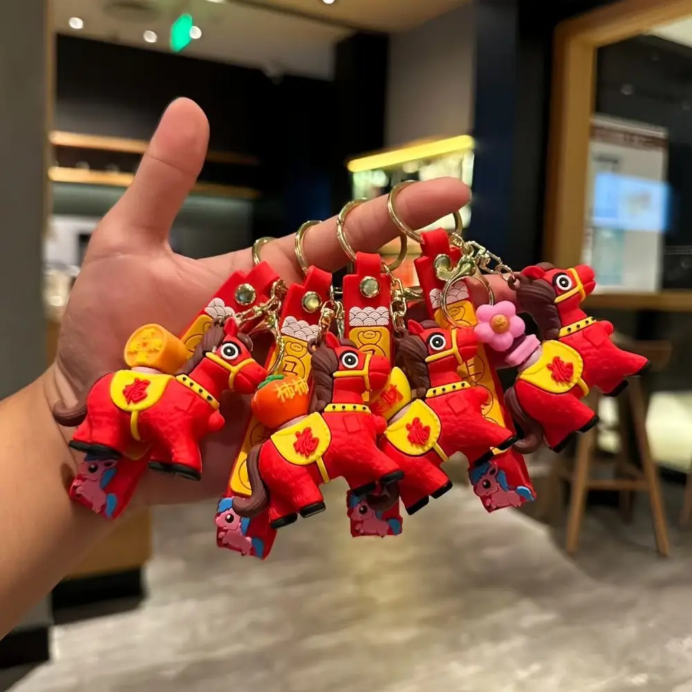 الكرتون الحصان المفاتيح بولي كلوريد الفينيل 2026 سنة الحصان الحصان قلادة الدورية المهر دمية الحصان حلية الحصان سيارة المفاتيح