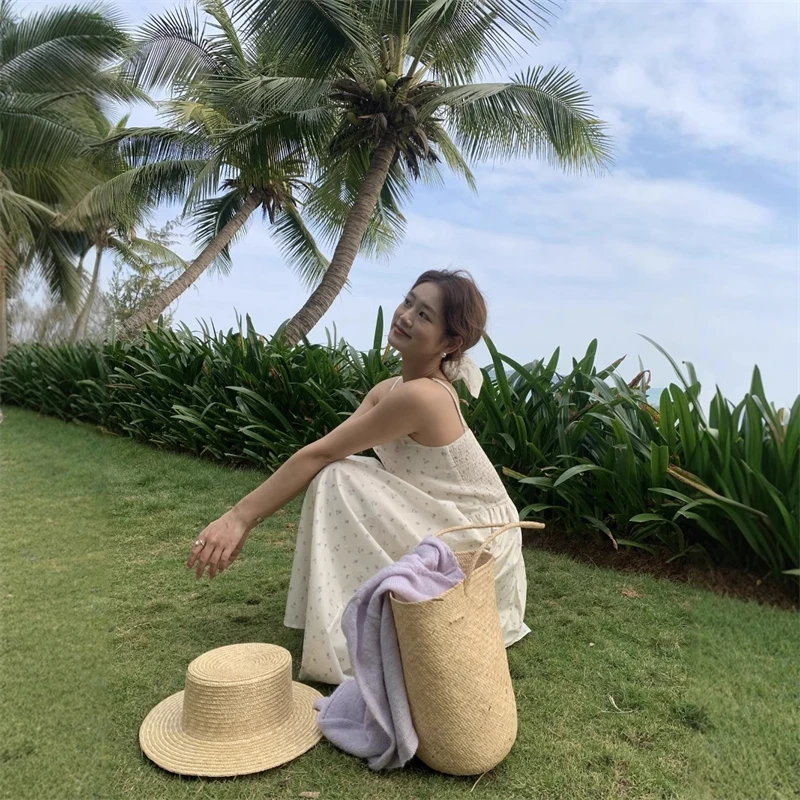 新しい韓国ドレス夏の V ネックスパゲッティストラップ花ドレス女性のためのスウィートガール刺繍 Ropa デ Mujer バックレスドレス