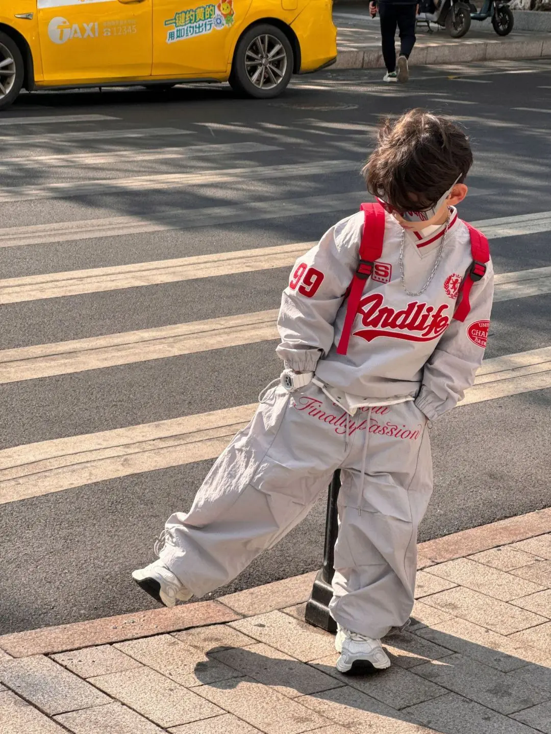 

2025 Spring Children 2PCS Boys Clothing Set American Style Retro Personality Tops Fashion Handsome Letter Printed Pants Suit