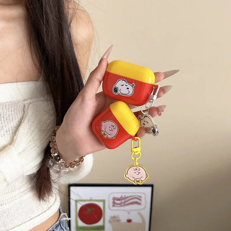 Niedliche Snoopy Charlie Brown Kopfhörerhülle für Airpods 1 2 3 4 Pro 2, kabelloses Bluetooth-Headset, schützende weiche Abdeckung mit Anhänger