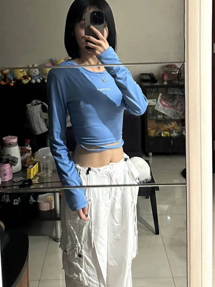 تي شيرت بناتي حار بأكمام طويلة للنساء لربيع وخريف 2025 تصميم جديد قصير مع سرة مكشوفة #1