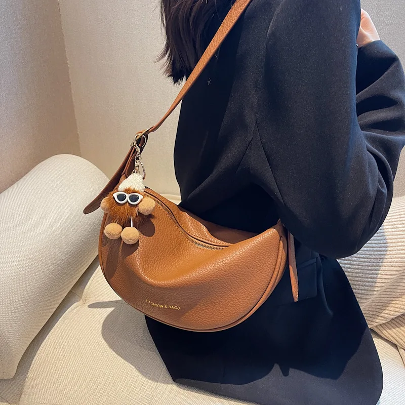 High-quality handbag 2023 new Korean Joker shoulder bag Crossbody bag minority retro jiaozi