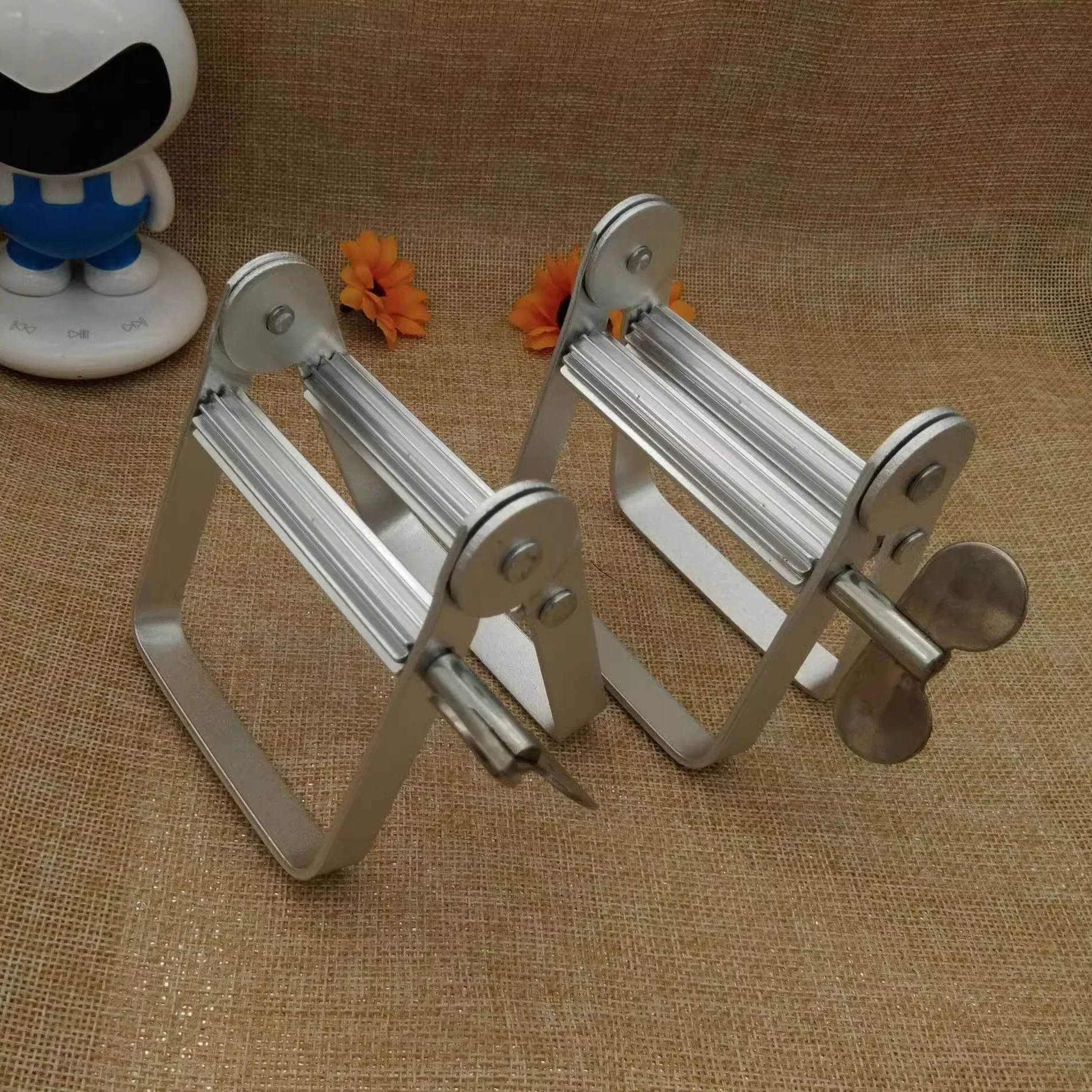 Aluminium Alloy Squeezer Toothpaste Dispenser Tube Wringer Hand Roller Tool