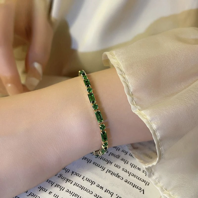 

Retro Emerald Zircon Bracelet for Women 2024 New Girlfriends Light Luxury Minority High-Grade Bracelet