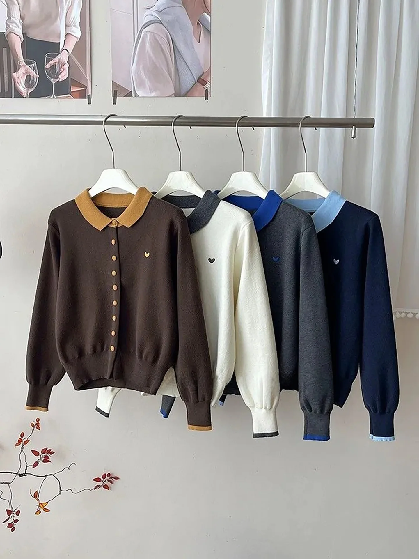 เสื้อสเวตเตอร์ถักไหมพรมผู้หญิง ปักลายหัวใจ นุ่ม สบาย เหมาะสำหรับใส่ไปทำงาน สไตล์สปริง ใหม่ล่าสุด ลายปะติดสีสันสดใส สไตล์นักศึกษา เสื้อถัก