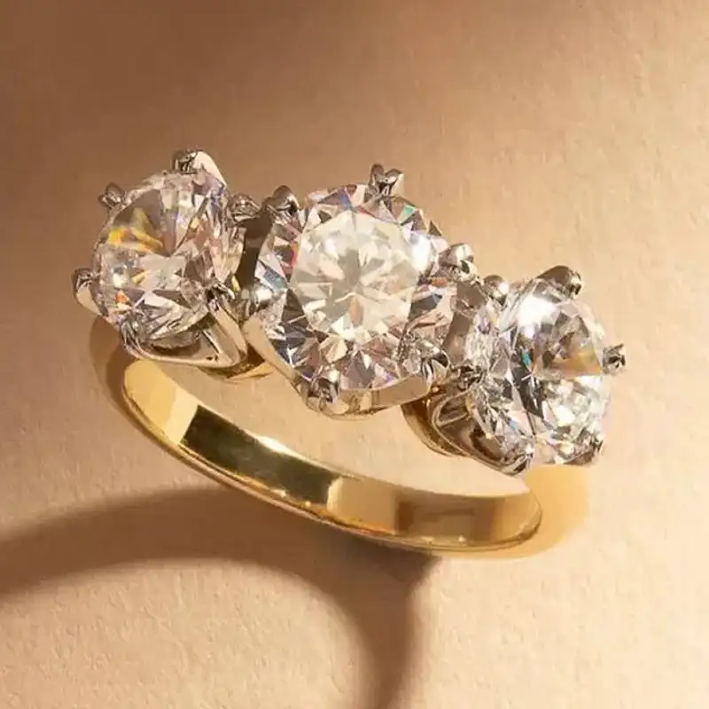 Huitan Elegante Frauen Ringe Zwei Farben Metall Finger Zubehör Intarsien Drei Funkelnden CZ Für Hochzeit Täglichen Party Chic Schmuck