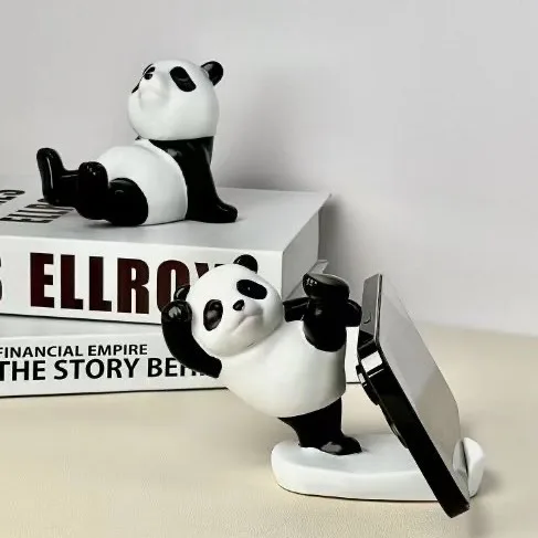 

Новая забавная пластиковая подставка для настольного телефона с изображением панды для iPhone 17 16, креативное подарочное украшение, маленький орнамент, поп-розетка