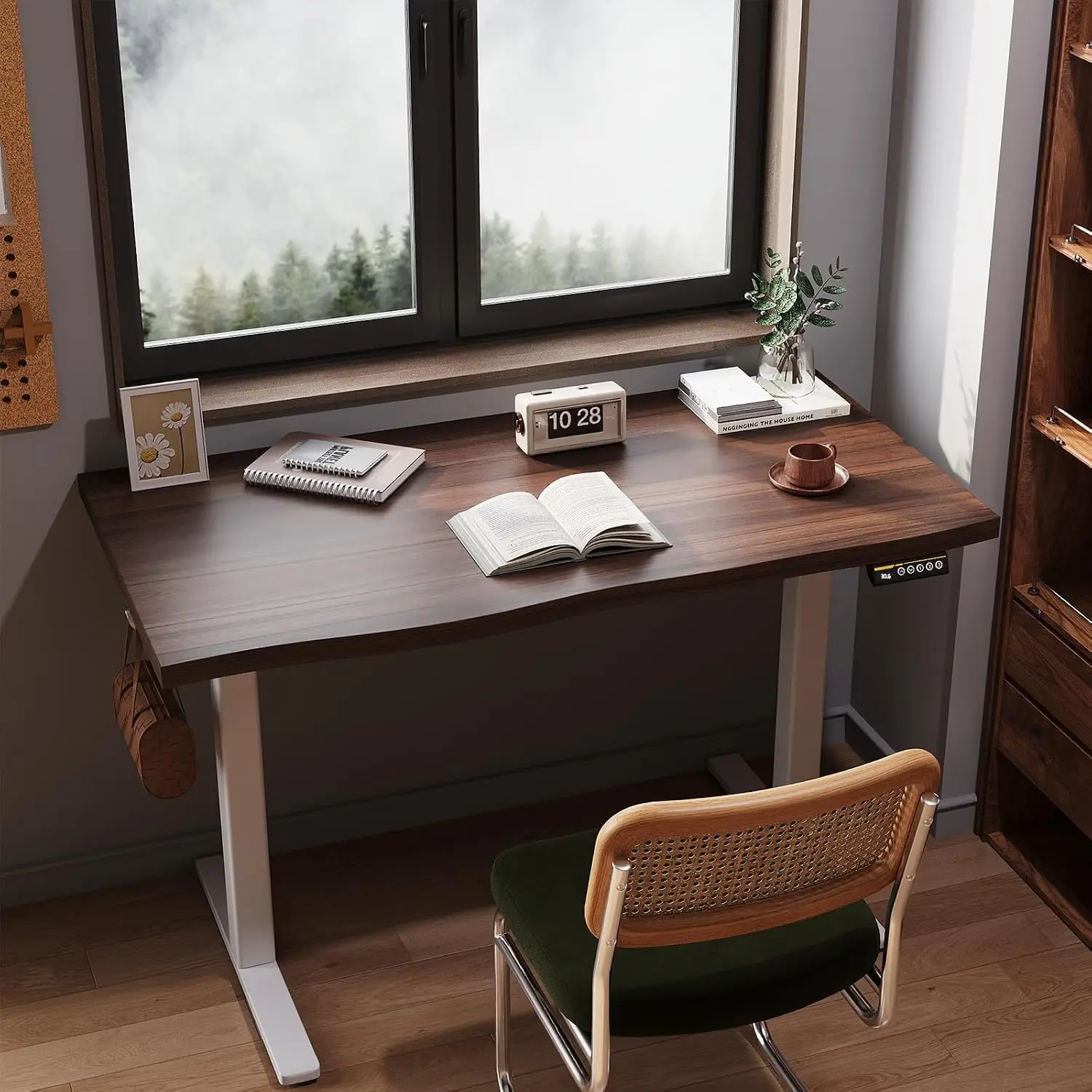 Dual Motor Electric Standing Desk Frame,Adjustable height and length,The maximum size it can accommodate is 63*28 inches