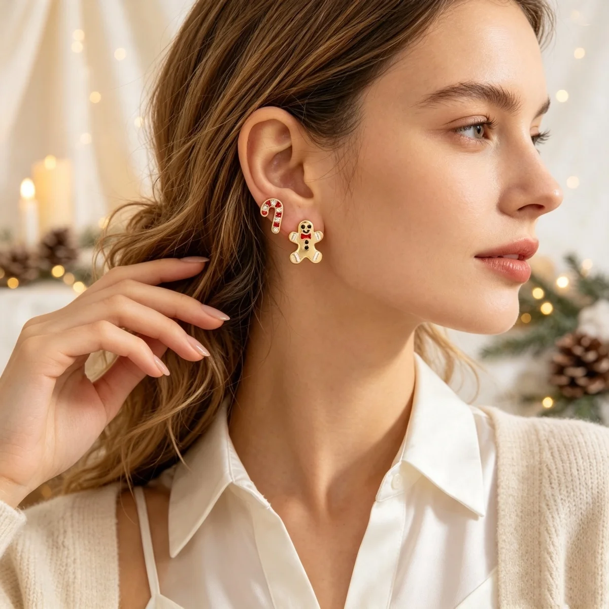 2 Paar/Set Niedliche Weihnachts-Lebkuchenmann-Zuckerstangen-Ohrstecker für Damen, Mini-Emaille-Schleifen-Blatt-Ohrringe, Neujahrs-Schmuck – Detail 10