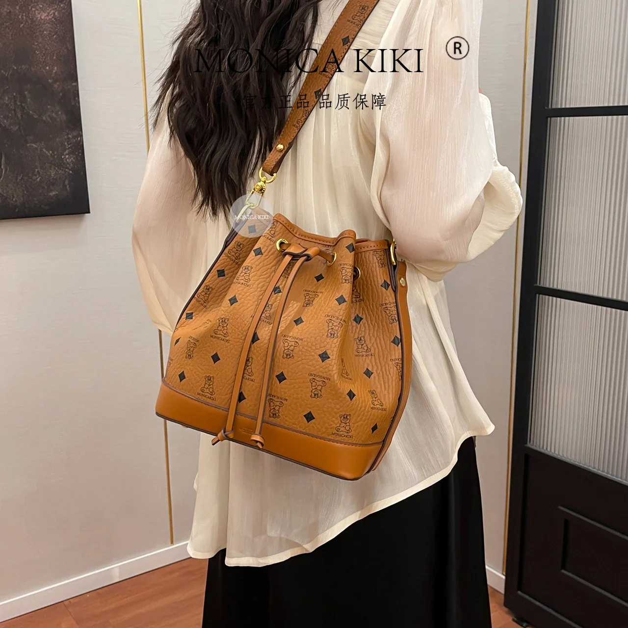 

Винтажная модная женская сумка из высококачественной минималистской кожи и модного дизайна, сумка через плечо с буквенным логотипом