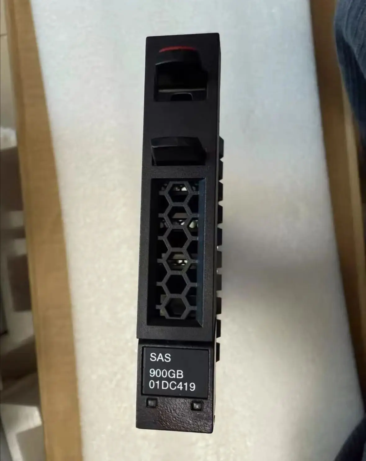 Test i rekomendacja dysku twardego 01DC417 – analiza techniczna i praktyczne zastosowanie w systemach SAS