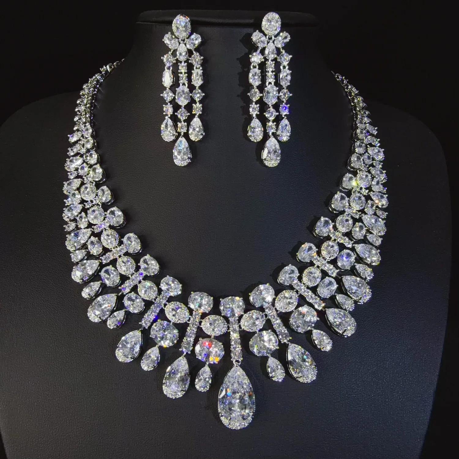 Women Luxury Ruby Water Drop Necklace Earrings Set, Exaggerated Diamond Inlay, Elegant Wedding Banquet Ornaments Gift