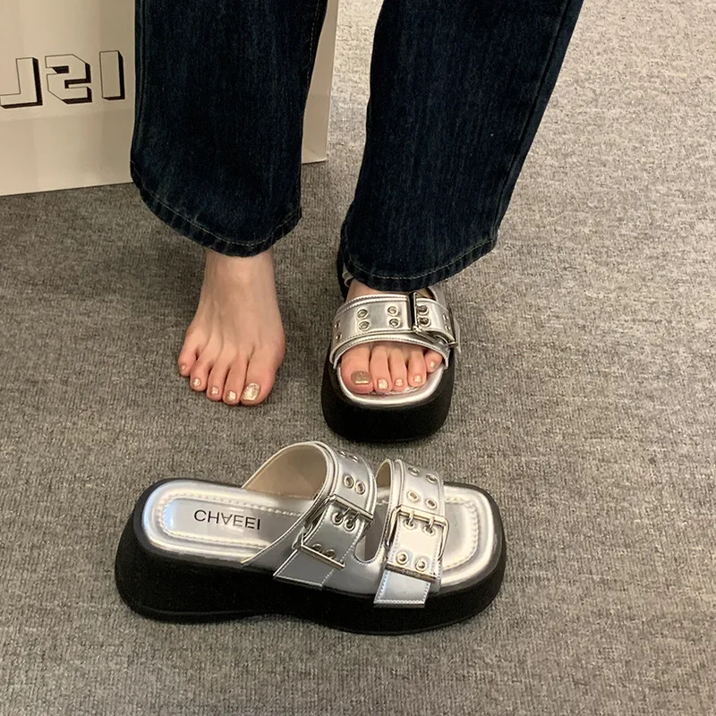 Platform Slippers Women 2024 New Summer Flat Set Toe Flip-flops Fashion Soft Bottom Leisure Beach Sandals