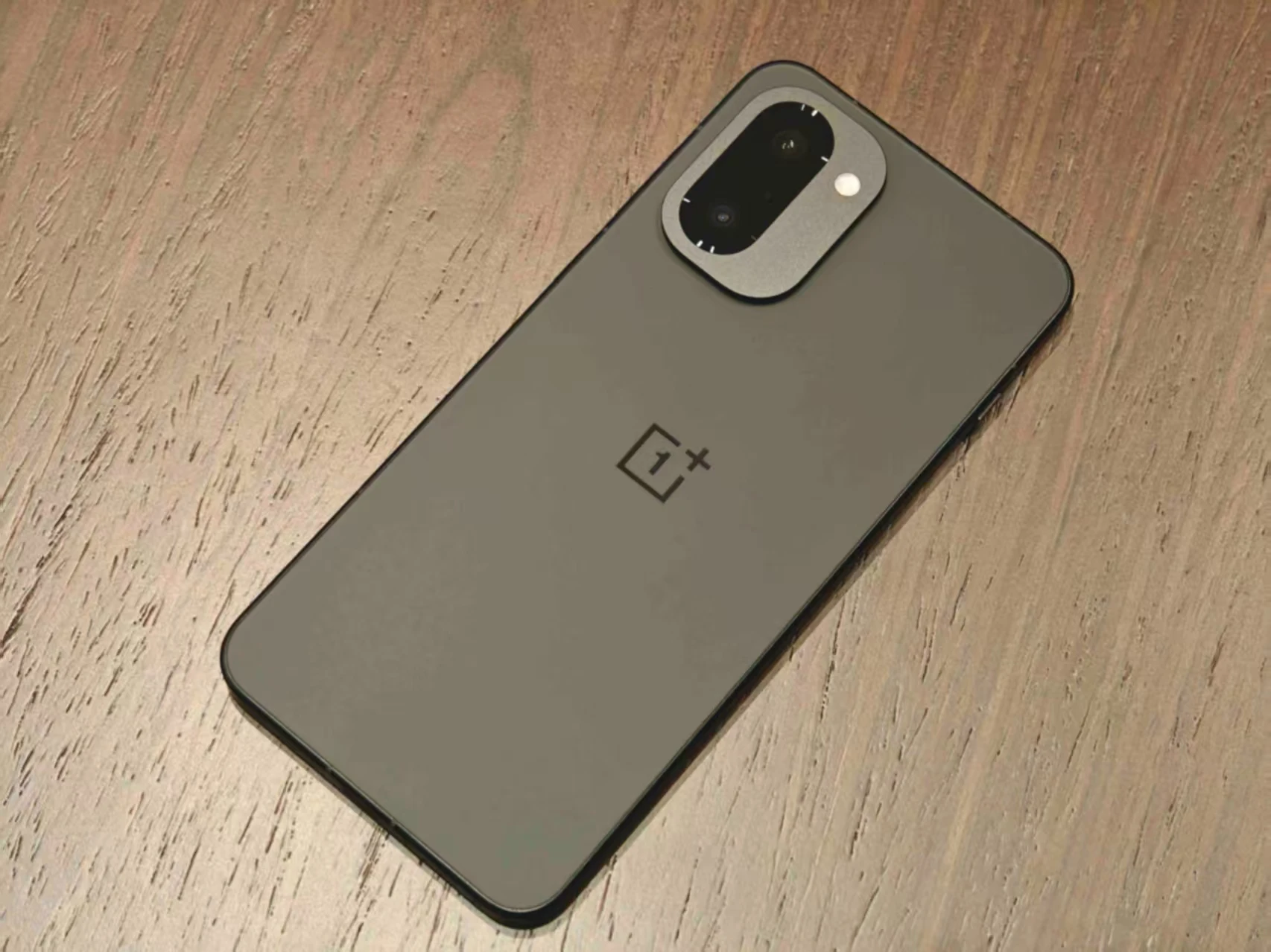 OnePlus Ace6T 5G Unlocked China Version 6.83 inch AMOLED 165HZ Snapdragon8 Gen5 8300mAh SuperVOOC100W Charge 50MP Google Play