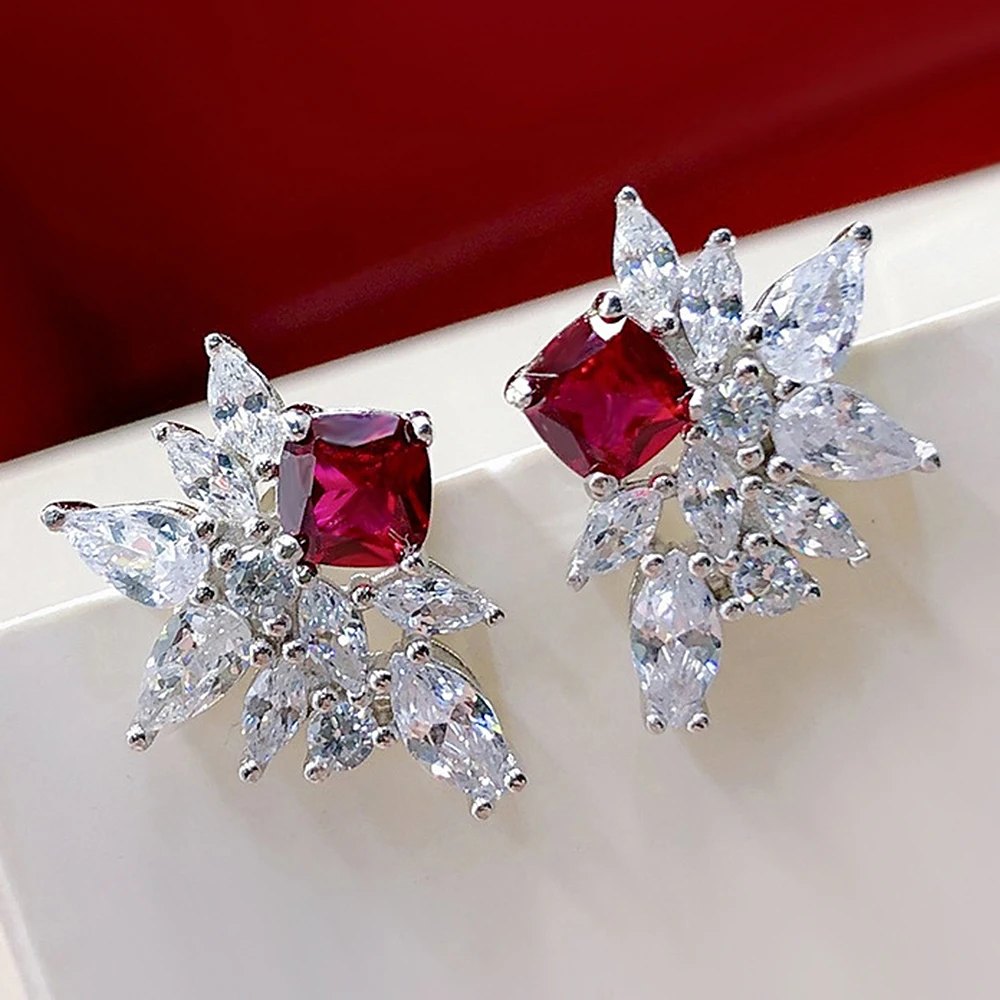 Huitan Wunderschöne rote Zirkonia-Ohrringe für Damen, Ohrstecker, Piercing, luxuriöse, elegante Damen-Ohrringe für Party, neuer Modeschmuck