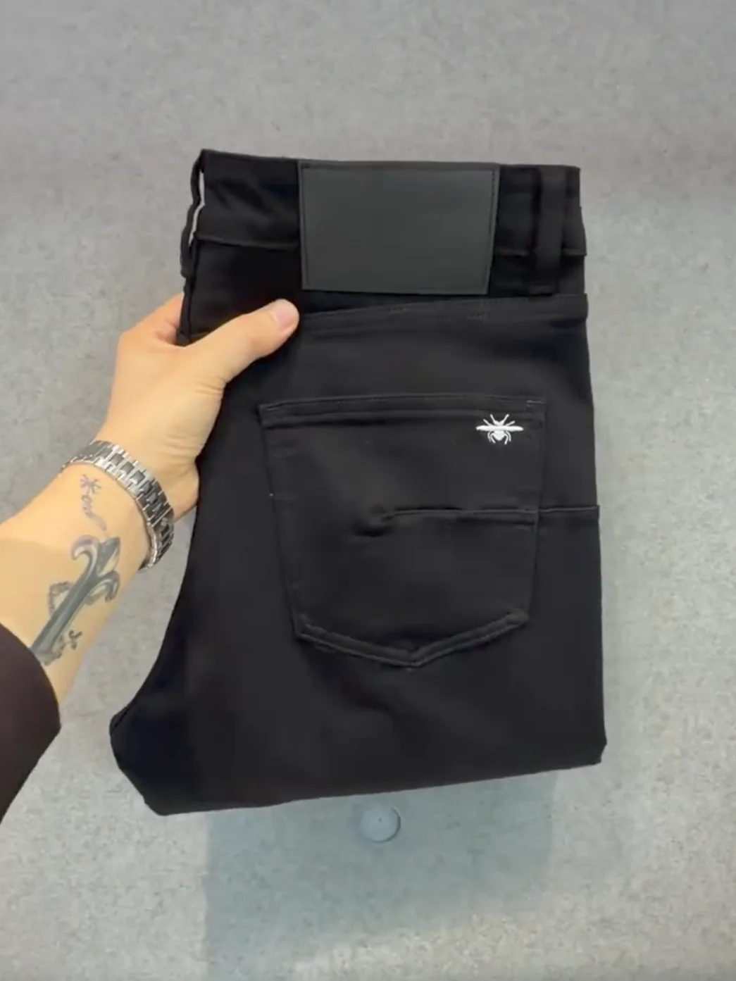 

Новые мужские джинсы из денима на осень-зиму, цветные, устойчивые к выцветанию, повседневные, высокого качества, модные, прямого кроя, с высокой талией