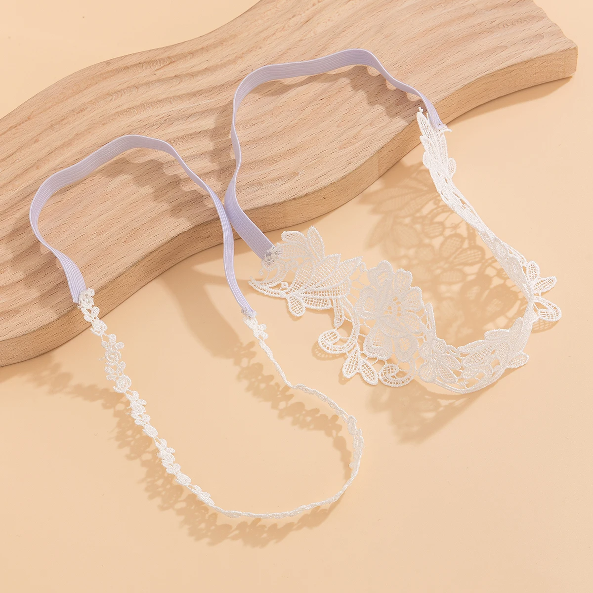 SHIXIN 2Pcs Elegant White Lace Flower Elastic Thigh Leg Chain Women Sexy Imitation Pearl Tassel Thigh Legging Party Body Jewelry