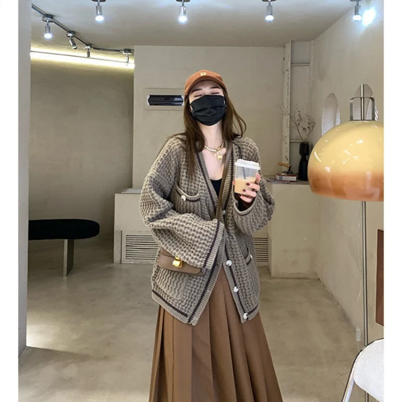 Nova moda outono e inverno feminino elegante manga longa cardigan camisola casual único breasted com decote em v malhas topo