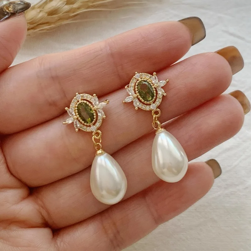 Elegant Simulated Pearl Pendant Earrings Women Exquisite Delicate Lady Engagement Bridal Party Accessories with Bright Zirconia