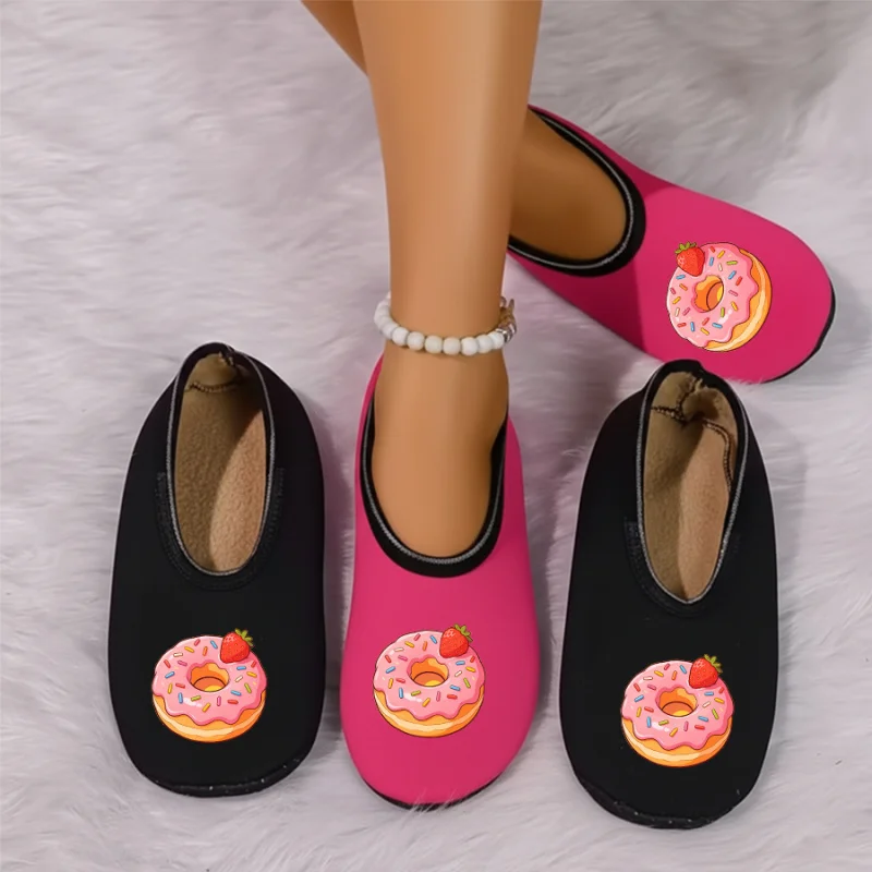 

Четырехсезонные носимые пары с мультяшным птичьим принтом и тонкой бархатной подкладкой, дышащие, высокоэластичные, противоскользящие тапочки для пола.