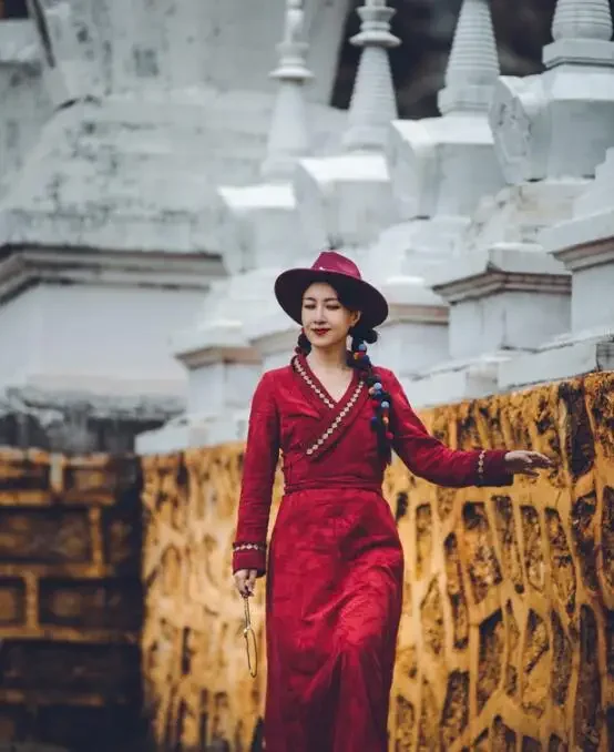 Ropa China del Tíbet vestido rojo vino con cuello en V primavera/verano algodón mujer