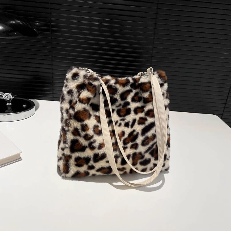 Leopardenmuster-Plüsch-Umhängetasche, Damen-Beuteltasche, Große Kapazität für Pendeln und Arbeit, Modische Vintage-Handtasche mit Persönlichkeit – Detail 3