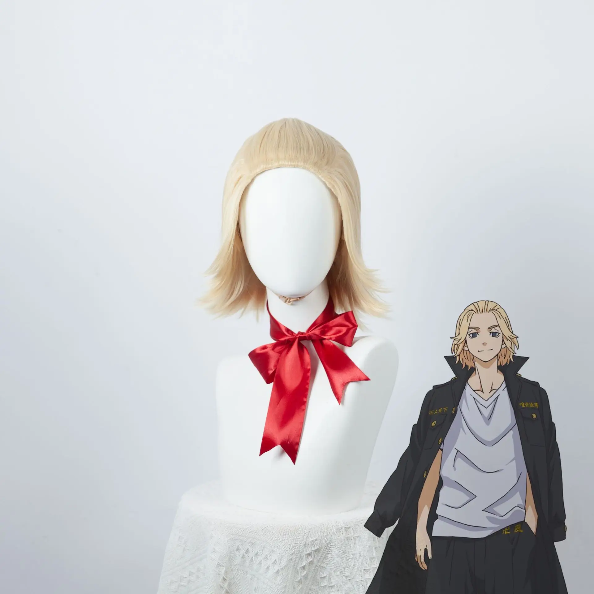 Perruque de cosplay de Tokyo Revengers Zana Manshirō avec une grande coiffure Pompadour