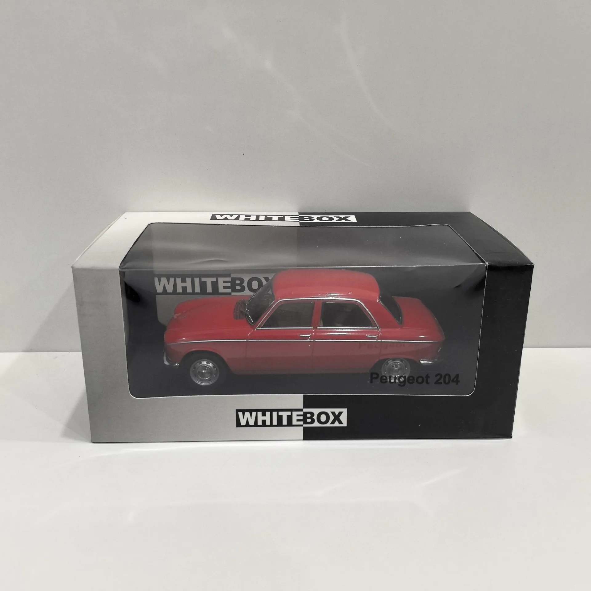 

Литая под давлением модель автомобиля WHITEBOX в масштабе 1/24 PEUGEOT 204 Peugeot L3 из сплава
