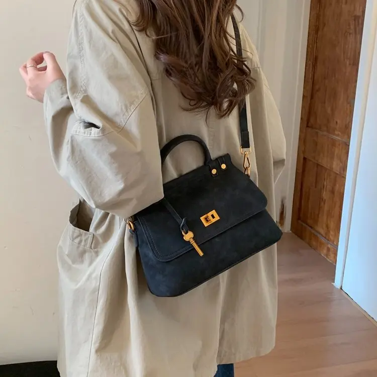 

2025 Autumn Winter Spacious Underarm Bag, Women's Luxe Commuter Shoulder Purse, Crossbody Day to Night Tote, Casual Sling Bag