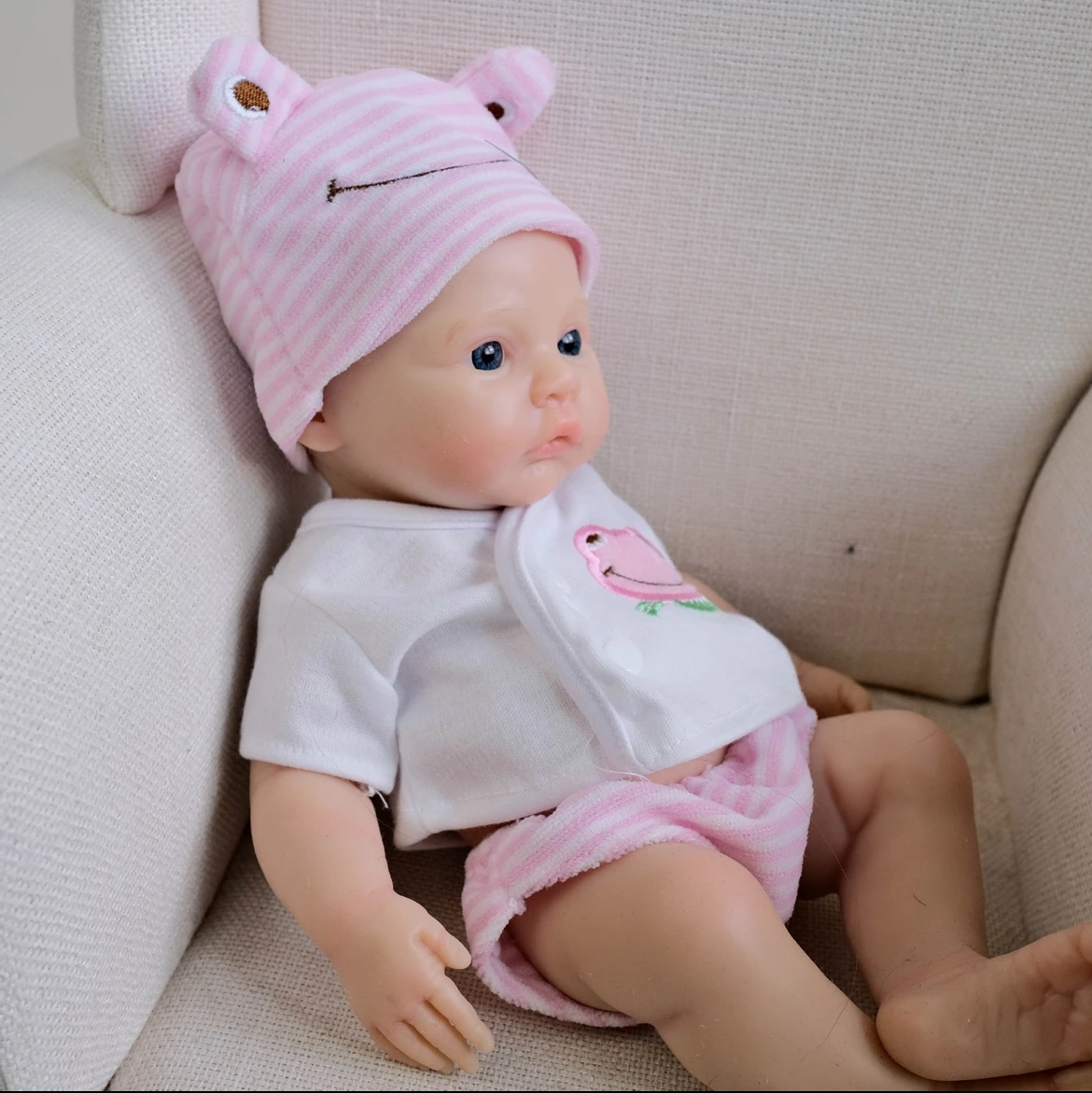 12-Zoll-Reborn-Baby aus Platin-Silikon mit friedlichem Ausdruck, hypoallergene, ultraweiche, körperlich begrenzte Kunstpuppe