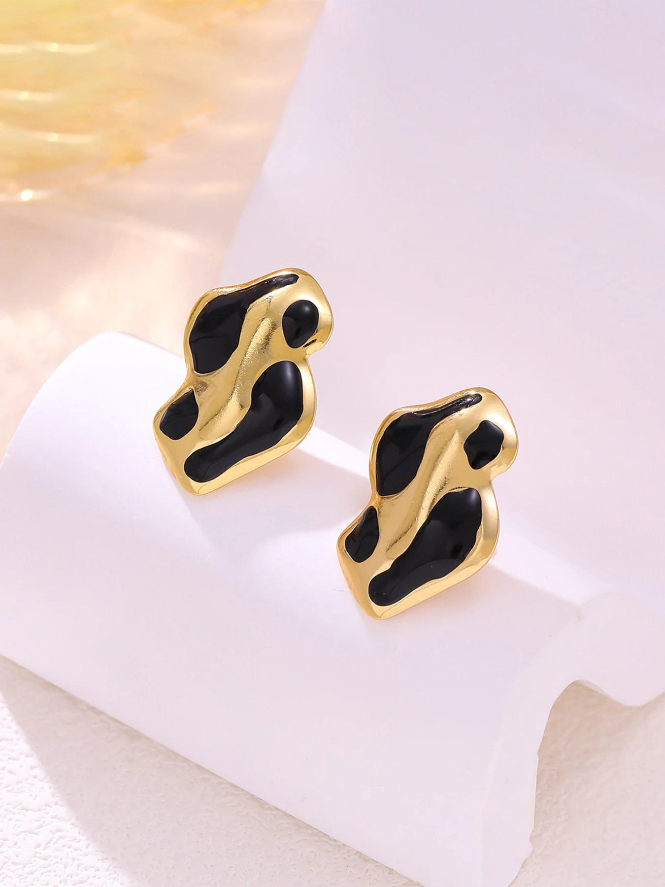 

Unisex Stainless Steel Stud Earrings, Asymmetrical Design, Plain Pattern, Casual All-Season Accessory, Lightweight & Versatile J