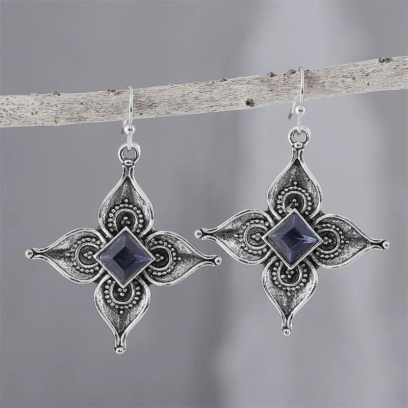 

DIY accessories Cross-border European and American new retro sapphire flower earrings, fashionable and simple niche creative jew