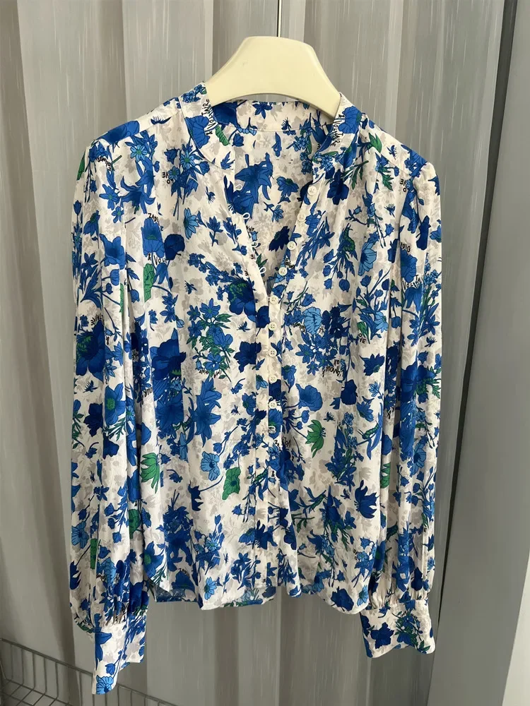 Camisa de viscosa con estampado de letras florales azules para mujer, blusa informal de manga larga con cuello redondo y una hilera de botones para mujer