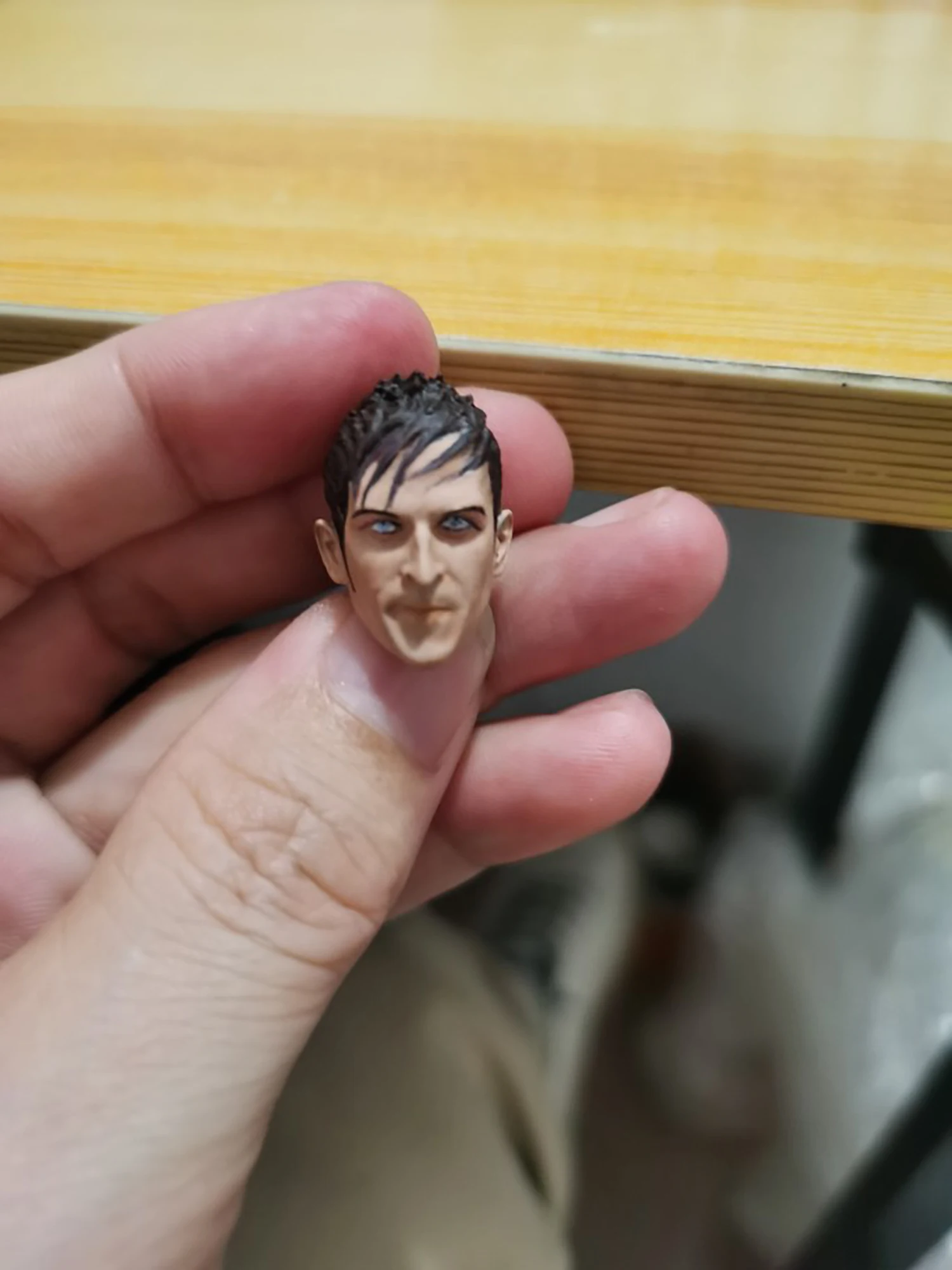 

1/12 Scale Painted Robin Lord Taylor Head Carving Sculpt Model Toys