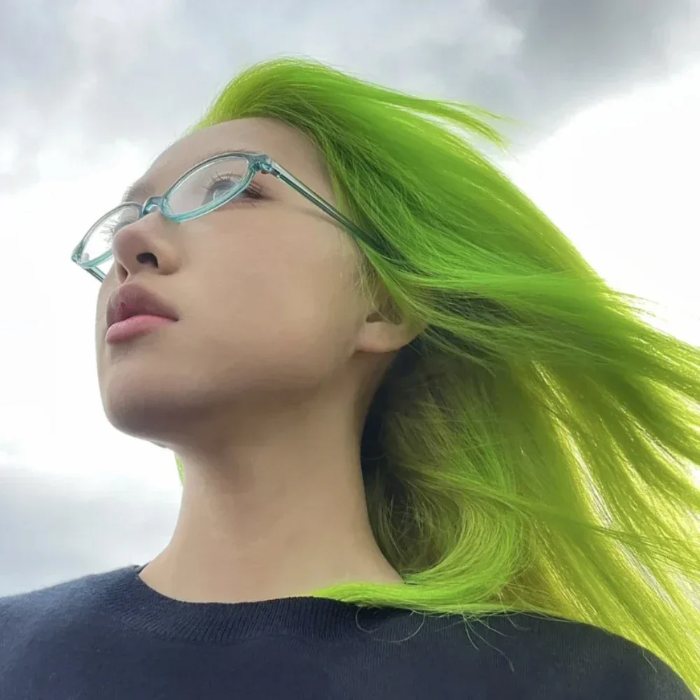 نظارات صغيرة بيضاوية متدرجة للنساء ، إطار أخضر ، ضيقة ، أزياء الفتيات في الهواء الطلق ، ارتداء مع القيادة على شاطئ البحر ، Y2K