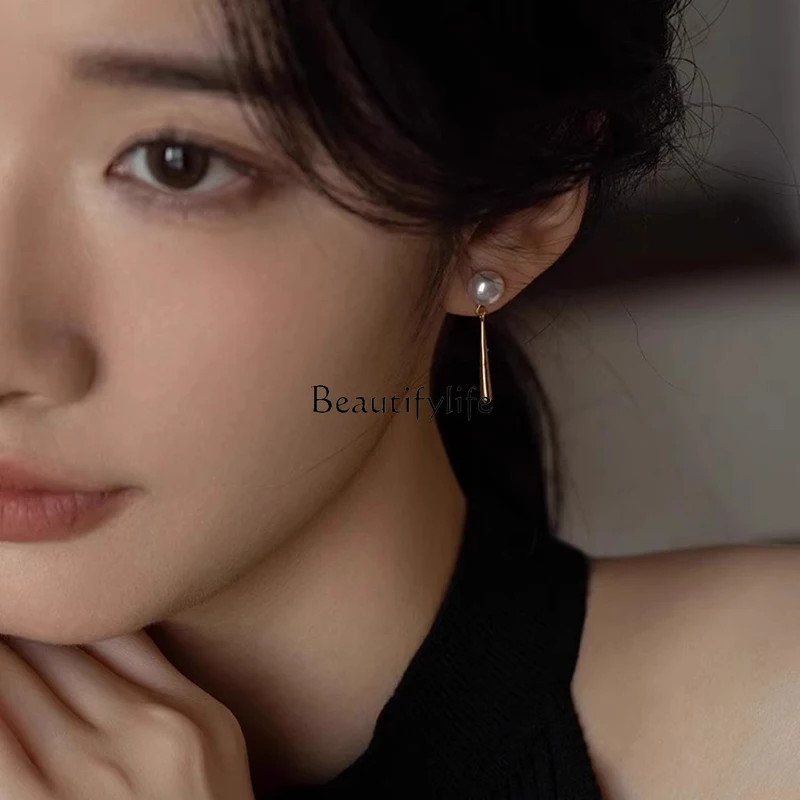 

Light luxury cool French niche pearl fringed earrings fashion temperament exquisite earrings