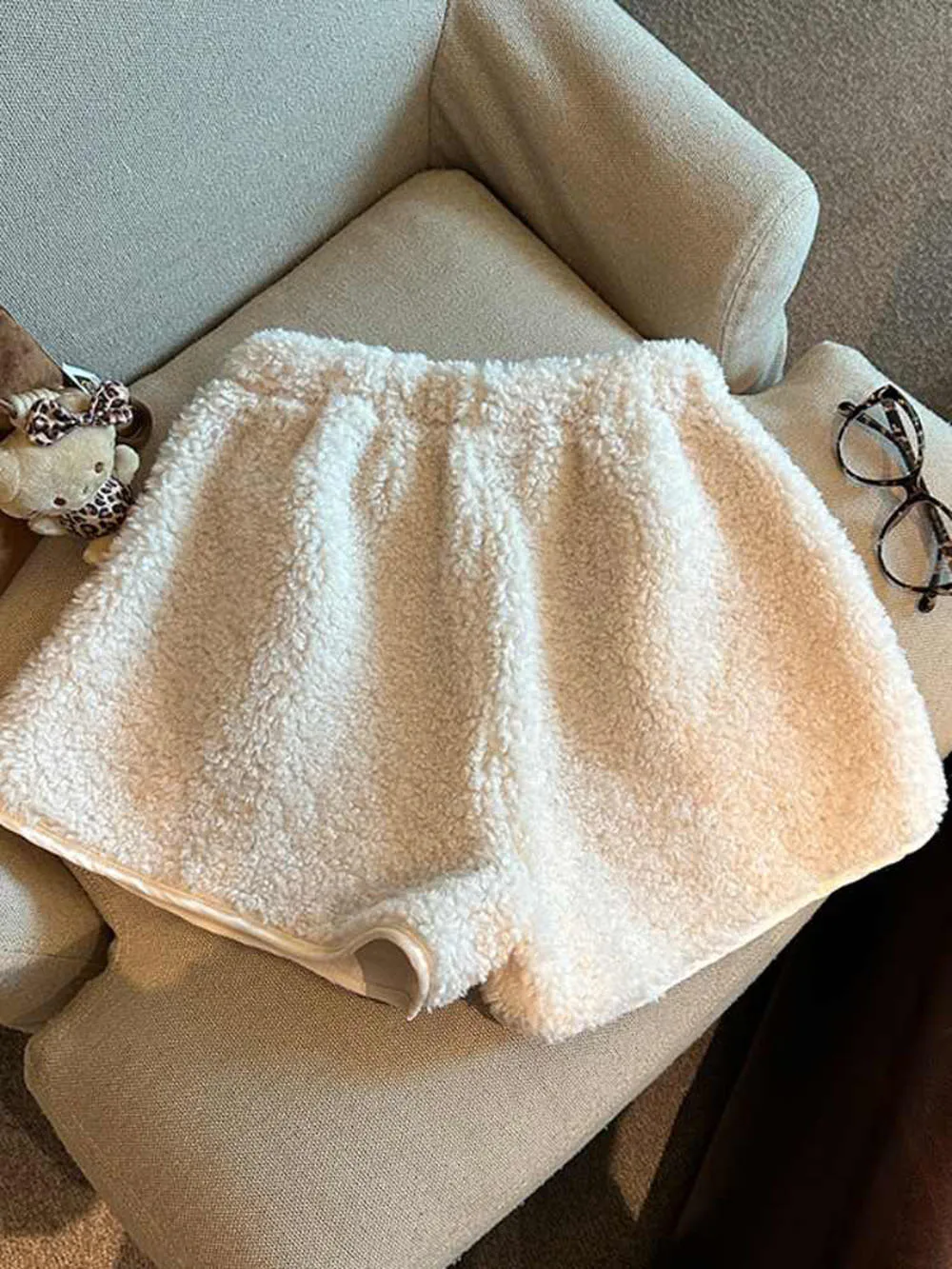 Women's Lamb Wool Shorts Winter Elastic Waistband Drawstring Loose Casual Thickened Warm Wide Leg Hot Pants Female Clothes