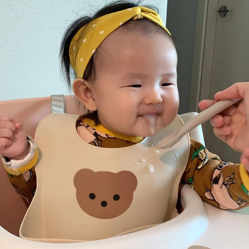 Silicone Babi Bib Waterproof Saliva Dripping Banana Bibs Cartoon Newborn Feeding Soft Edible Aprons Baby Adjustable Burp Scarf