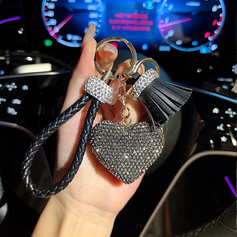 Fashionable diamond studded heart-shaped keychain, cute woven rope, tassel, car keychain, exquisite peach heart gift pendant