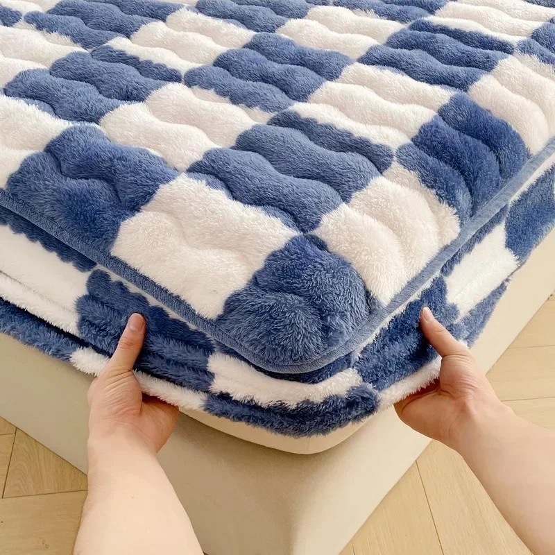 2023 New Milk Fleece Fitted Sheet Cover Winter Plush Thickened Cotton Clip Mattress Protection Cover Coral Flannel Bedcover